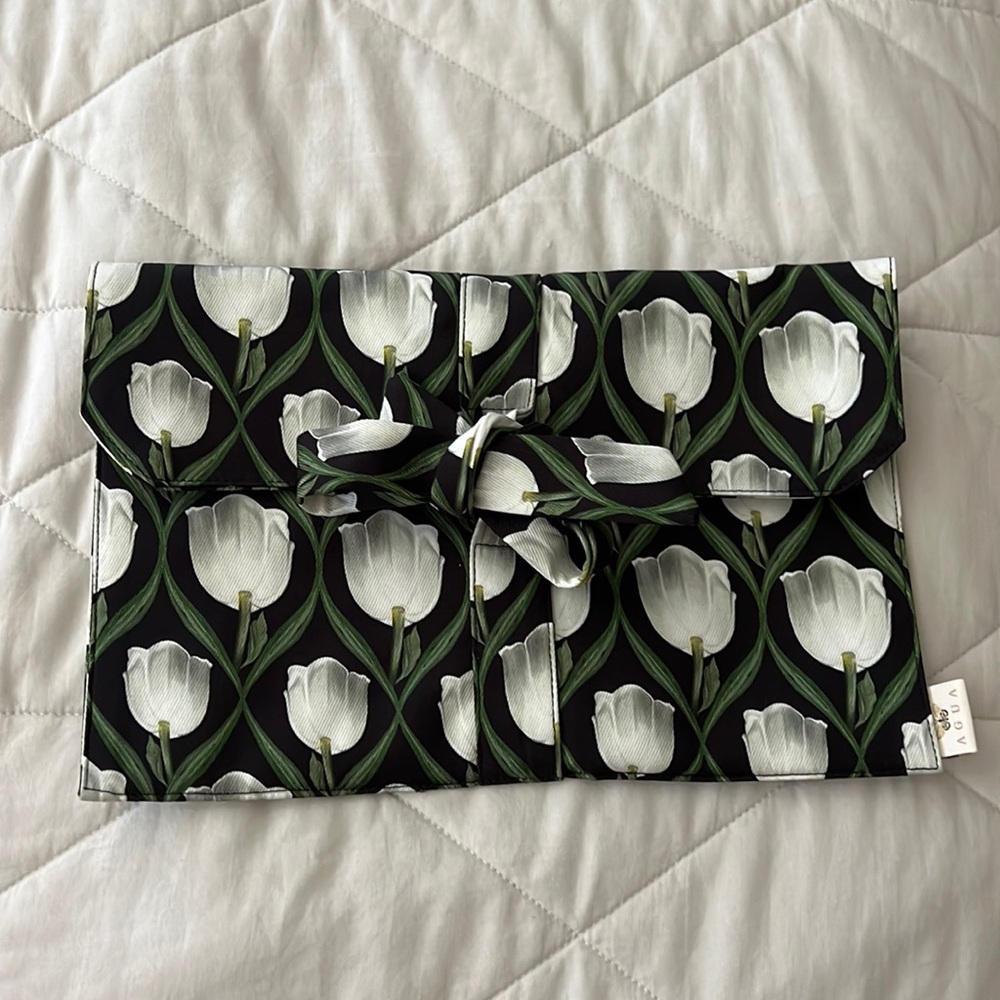 Agua Bendita Piñon Perla floral print clutch bag NEW